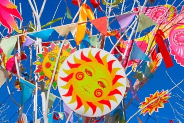 La llegada de la primavera se celebra en Rusia, India y Brasil. La llegada de la primavera se celebra en Rusia, India y Brasil.