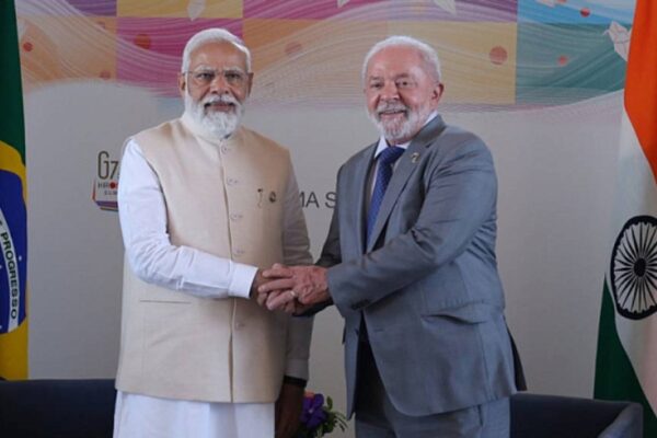 Modi y Lula acuerdan fortalecer lazos entre India y Brasil. Modi y Lula acuerdan fortalecer lazos entre India y Brasil.
