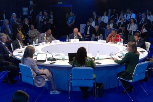 Sesión sobre desarrollo de infraestructura urbana se llevó a cabo en el Foro Rusia-África. Sesión sobre desarrollo de infraestructura urbana se llevó a cabo en el Foro Rusia-África.