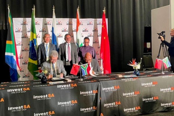 “El BRICS puede hacer una contribución significativa al desarrollo sostenible global”. “El BRICS puede hacer una contribución significativa al desarrollo sostenible global”.