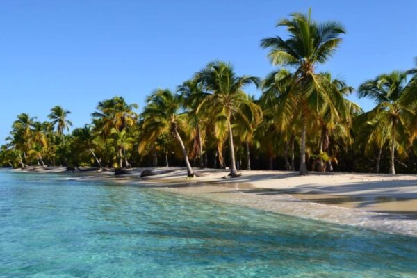 Tucacas, paraíso costero venezolano. Tucacas, paraíso costero venezolano.