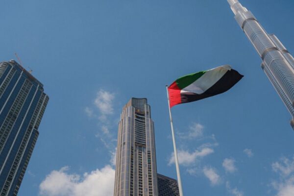 Rusia y los Emiratos Árabes Unidos desarrollan cooperación. Rusia y los Emiratos Árabes Unidos desarrollan cooperación.