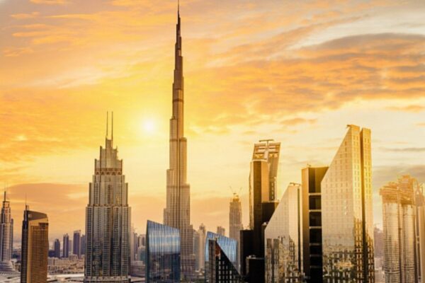 Emiratos Árabes Unidos aspira a convertirse en actor estratégico económico. Emiratos Árabes Unidos aspira a convertirse en actor estratégico económico.