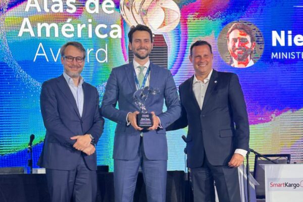 Ecuador recibió por primera vez el premio Alas de América. Ecuador recibió por primera vez el premio Alas de América.