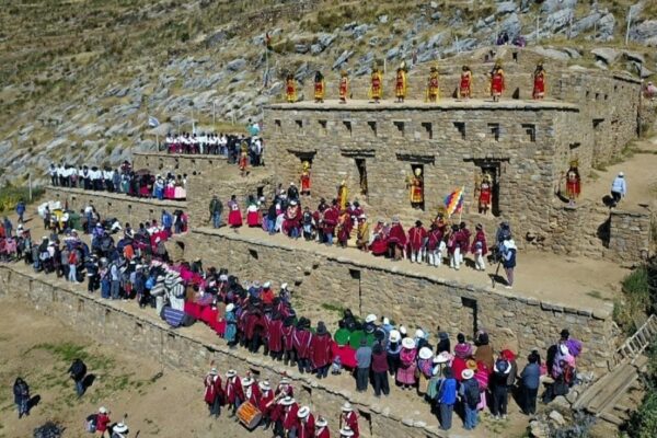 Bolivia: Isla del Sol, un lugar sagrado y potente para renovar energías. Bolivia: Isla del Sol, un lugar sagrado y potente para renovar energías.