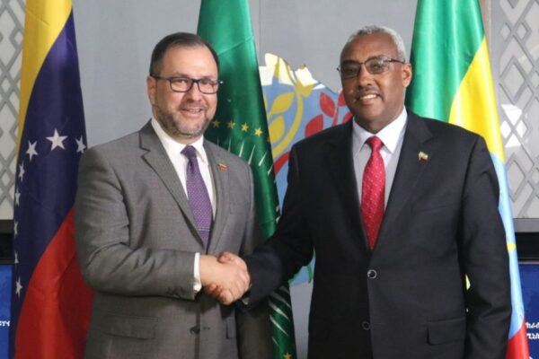 Ministros de Etiopía y Venezuela se reunieron en Addis Abeba. Ministros de Etiopía y Venezuela se reunieron en Addis Abeba.