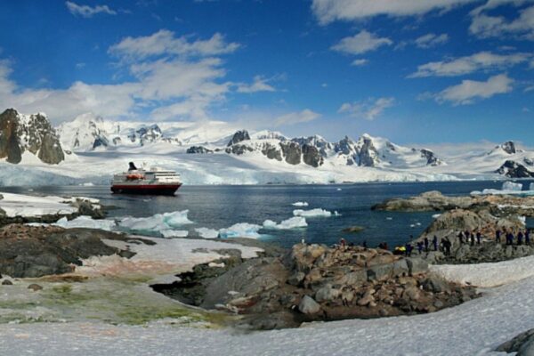 China abre su quinta estación de investigación antártica. China abre su quinta estación de investigación antártica.