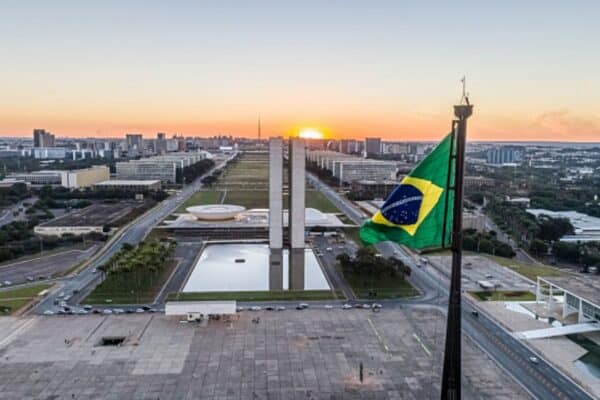 El presidente de Brasil anuncia el inminente lanzamiento de un programa destinado a ayudar a los pobres. El presidente de Brasil anuncia el inminente lanzamiento de un programa destinado a ayudar a los pobres.