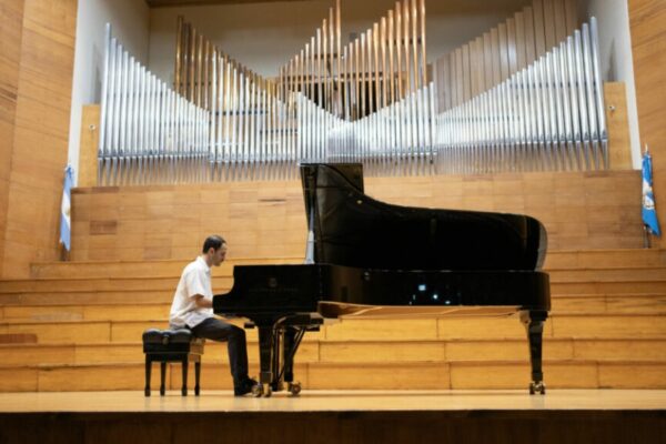 Argentina celebró el 150 natalicio del compositor ruso Rajmáninov. Argentina celebró el 150 natalicio del compositor ruso Rajmáninov.