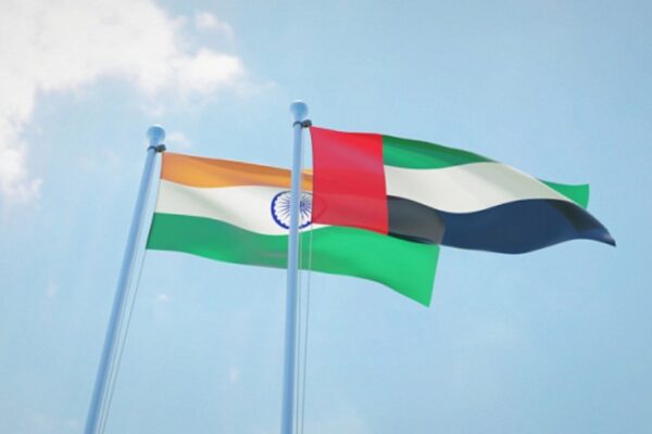 India y Emiratos Árabes Unidos aspiran a aumentar comercio bilateral en 100 mil millones de dólares. India y Emiratos Árabes Unidos aspiran a aumentar comercio bilateral en 100 mil millones de dólares.