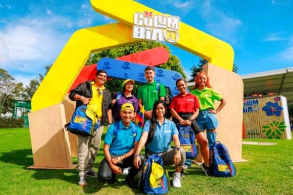 Colombiar: el primer docureality de turismo para jóvenes. Colombiar: el primer docureality de turismo para jóvenes.