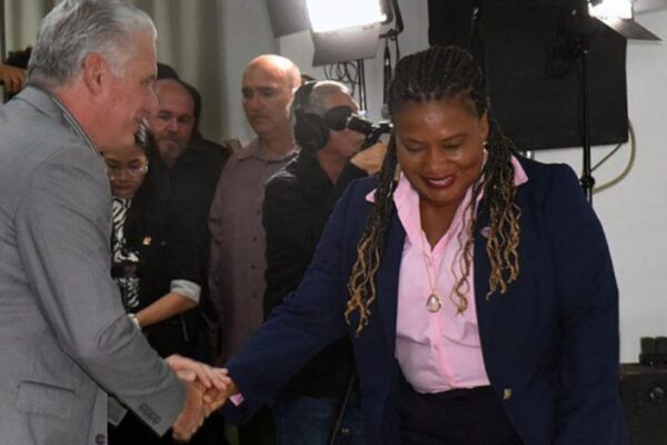 Feria Internacional del Libro en Cuba asistirán representantes de 54 países. Feria Internacional del Libro en Cuba asistirán representantes de 54 países.