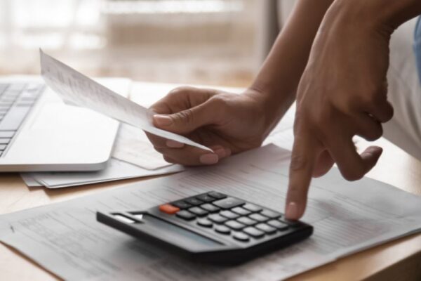 El nuevo proyecto presupuestario de Egipto exige un crecimiento económico del 4% El nuevo proyecto presupuestario de Egipto exige un crecimiento económico del 4%