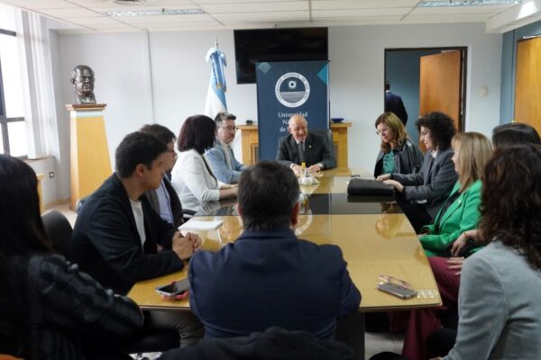 Argentina: Académicos rusos intercambian proyectos con la UNSJ. Argentina: Académicos rusos intercambian proyectos con la UNSJ.