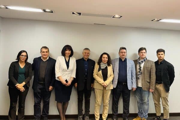 En la Universidad Madres de Plaza de Mayo se reunieron acádemicos rusos, la Fundación Gorchakov y la FIPPE. En la Universidad Madres de Plaza de Mayo se reunieron acádemicos rusos, la Fundación Gorchakov y la FIPPE.