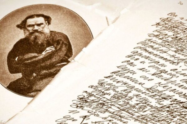 India celebra anualmente eventos en honor del escritor ruso León Tolstoi India celebra anualmente eventos en honor del escritor ruso León Tolstoi