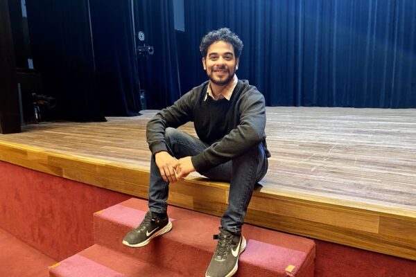 Un actor argentino ganó un importante beca para perfeccionarse en Moscú. Un actor argentino ganó un importante beca para perfeccionarse en Moscú.