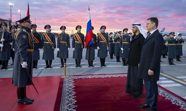 Presidente de los Emiratos Árabes Unidos, Mohamed bin Zayed Al Nahyan, ha llegado a Rusia en visita oficial Presidente de los Emiratos Árabes Unidos, Mohamed bin Zayed Al Nahyan, ha llegado a Rusia en visita oficial
